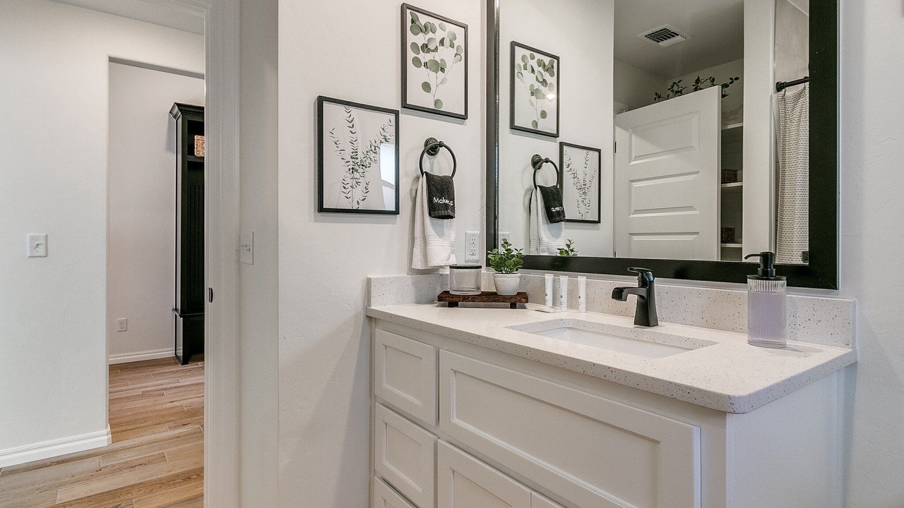 Photo of Bathroom in Choctaw