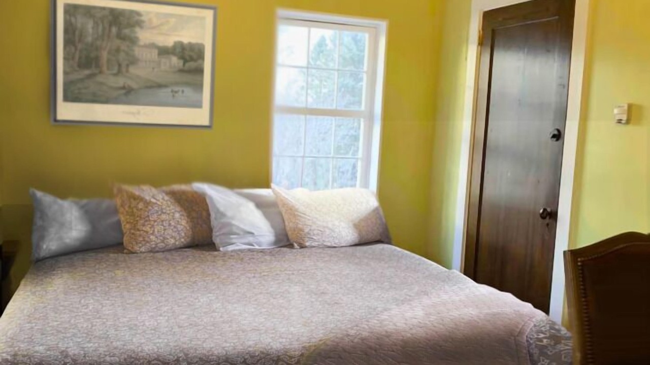 Photo of Bedroom in Newtonville
