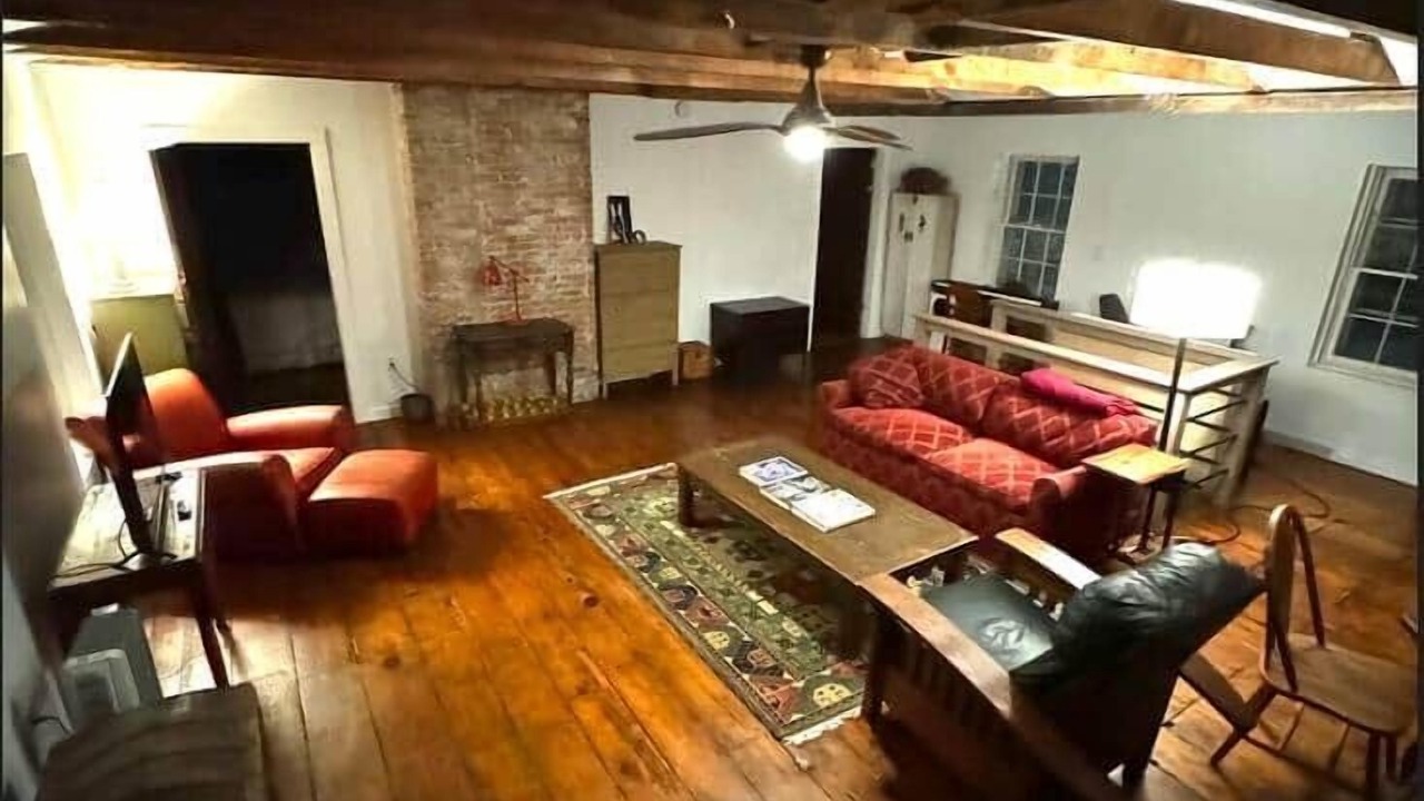 Photo of Livingroom in Newtonville