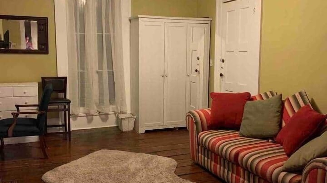 Photo of Livingroom in Newtonville