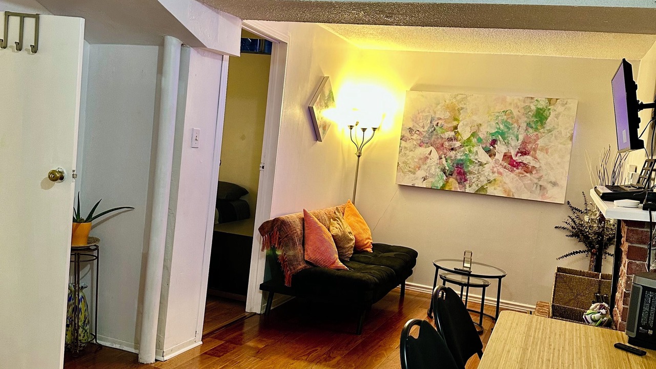 Photo of Livingroom in Mississauga Valleys