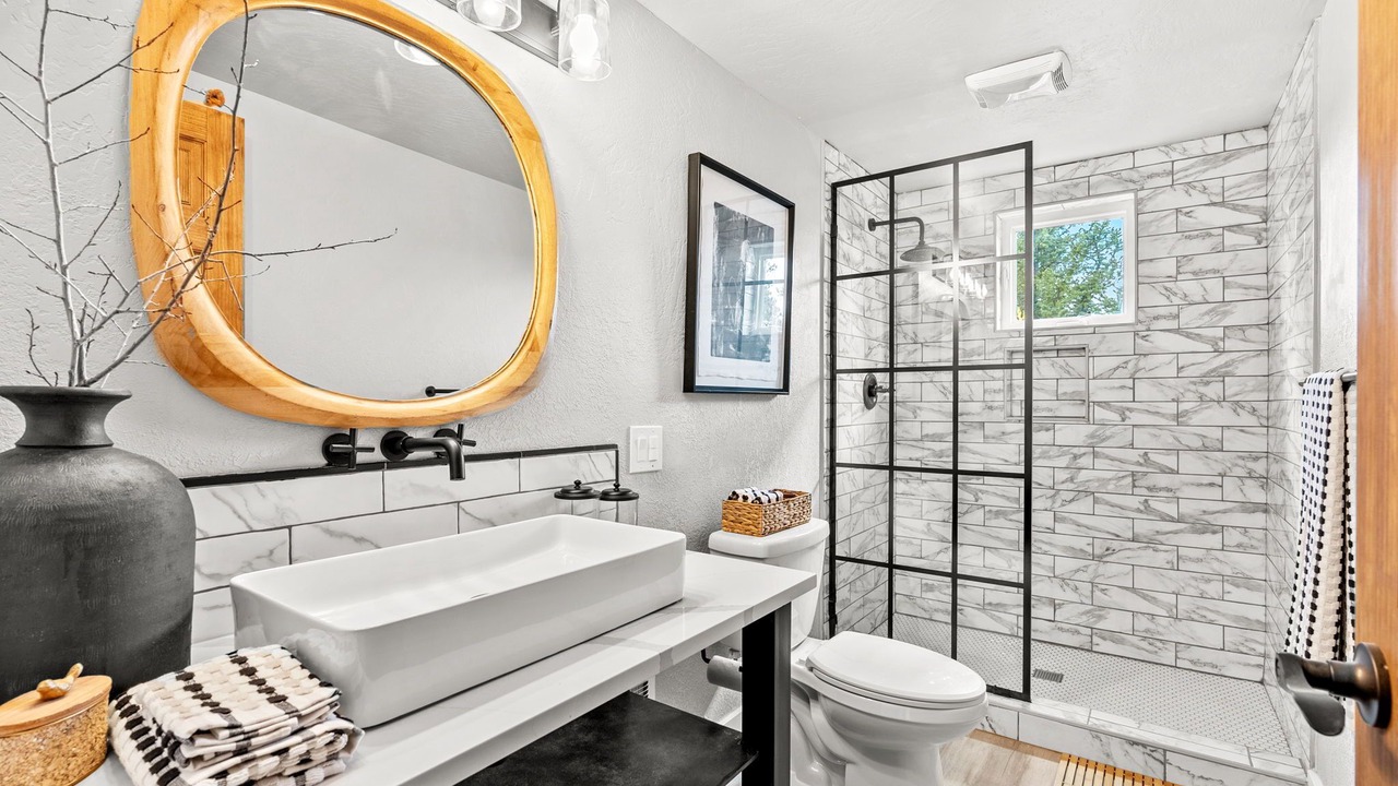 Photo of Bathroom in Indian Mountain