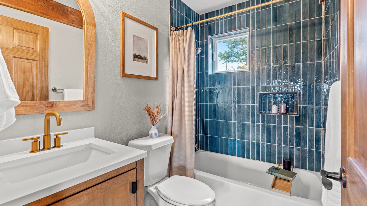 Photo of Bathroom in Indian Mountain