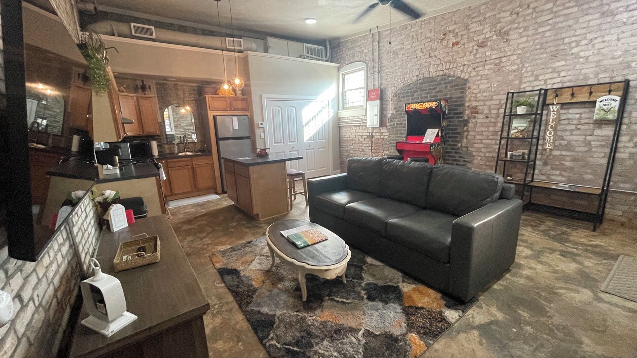 Photo of Livingroom in Van Buren