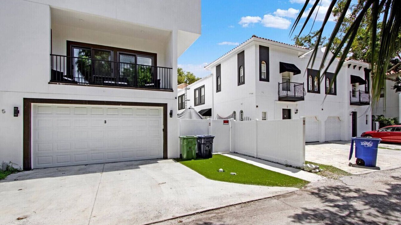Photo of Outdoor in Courier City - Oscawana