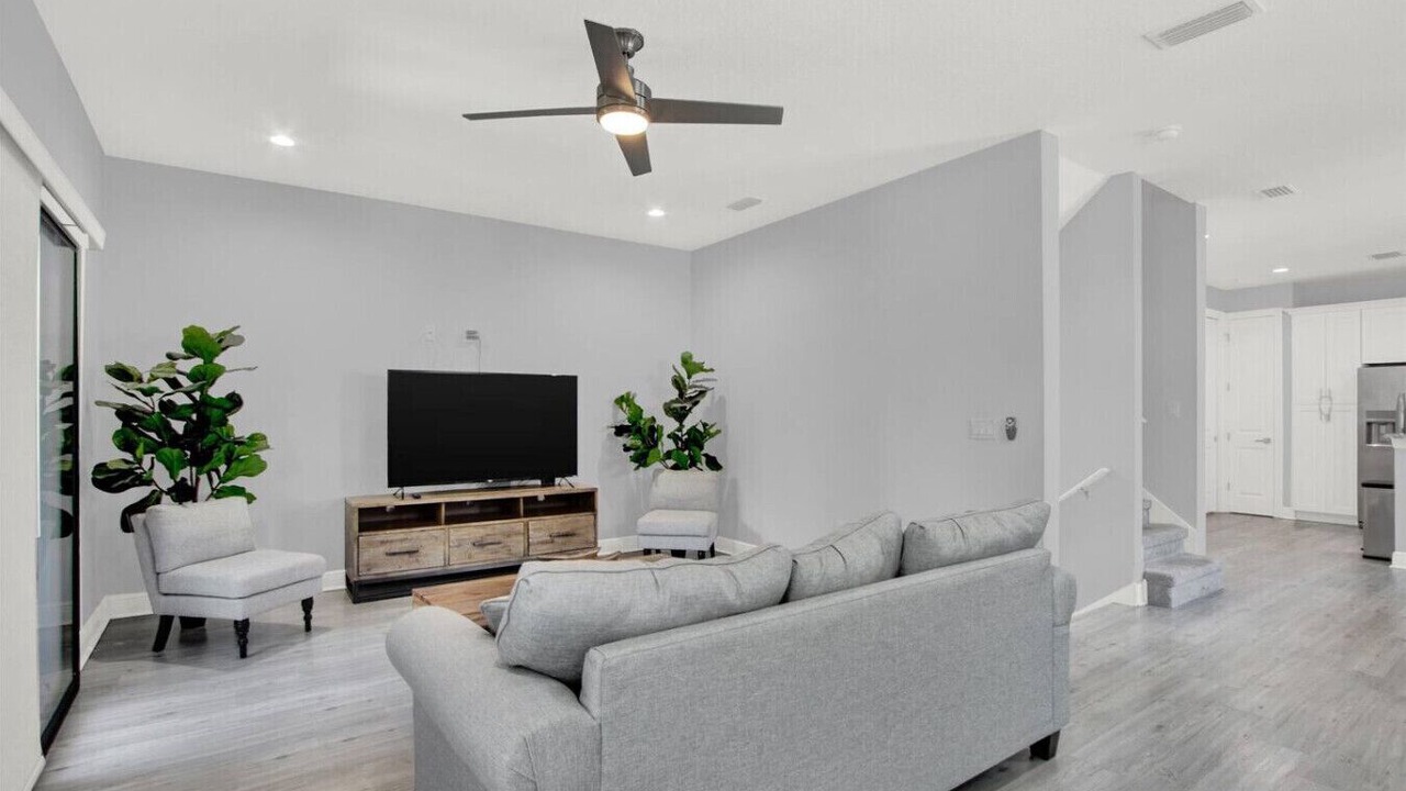 Photo of Livingroom in Courier City - Oscawana