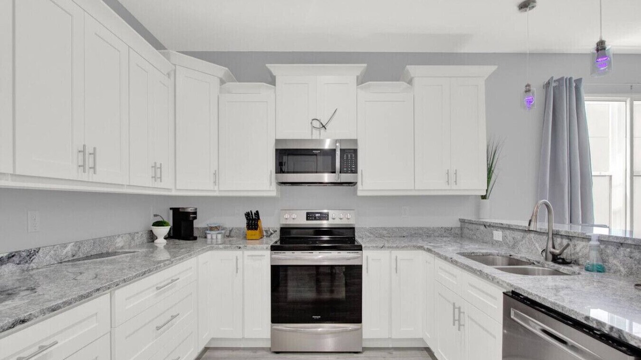 Photo of Kitchen in Courier City - Oscawana