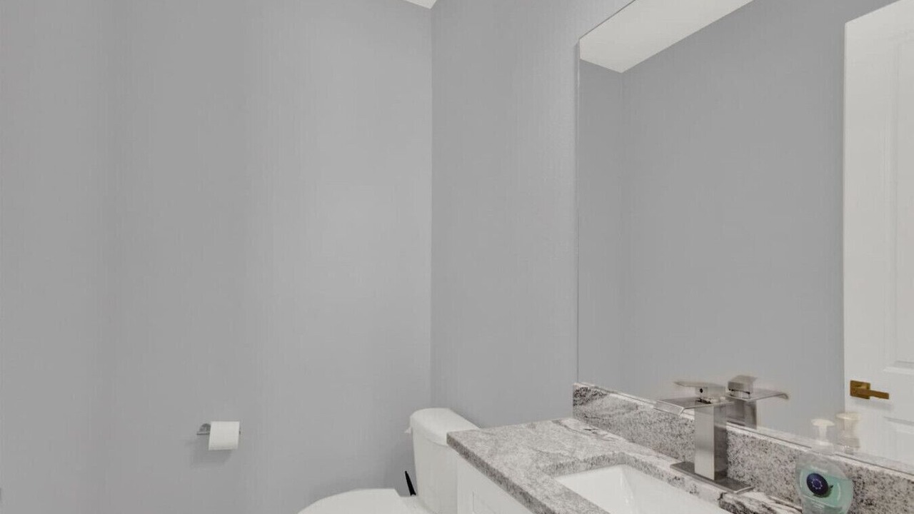 Photo of Bathroom in Courier City - Oscawana