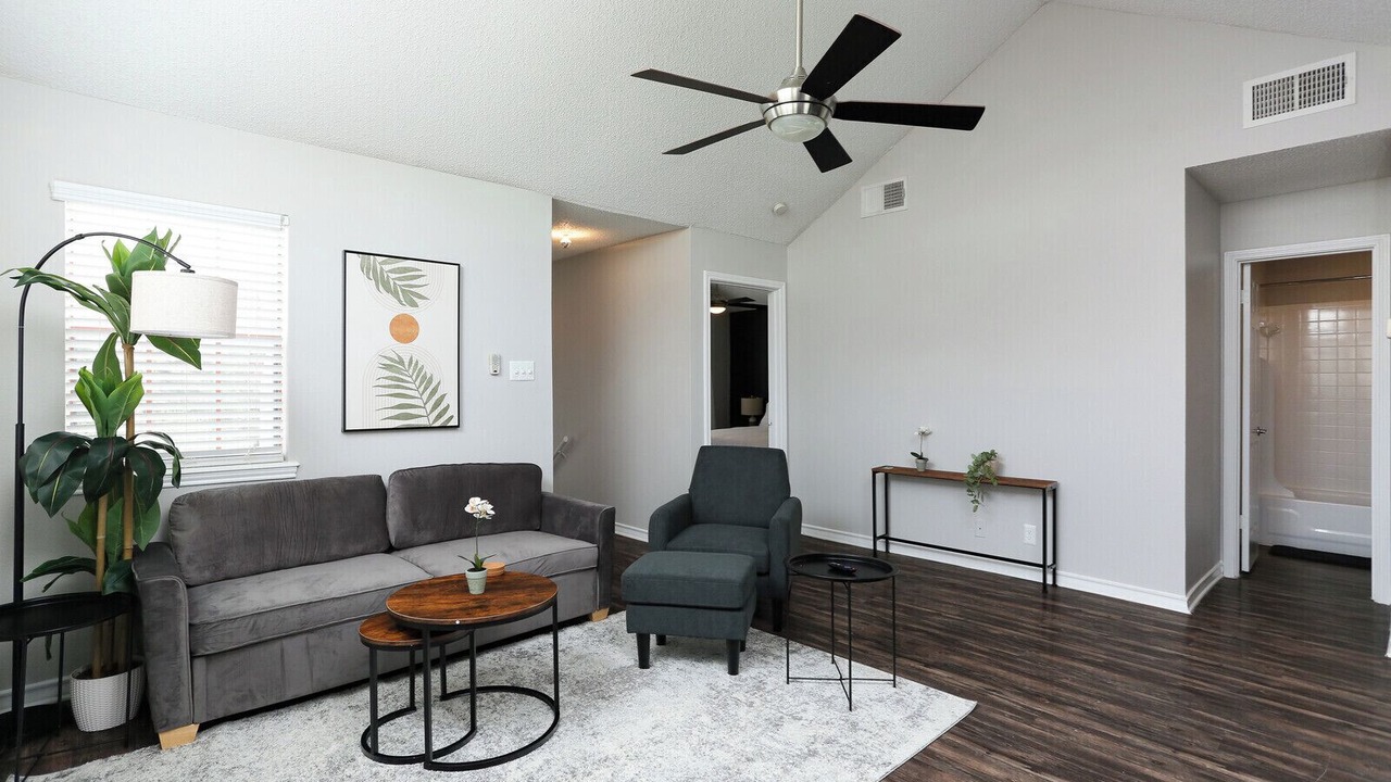 Photo of Livingroom in Oakwell Farms
