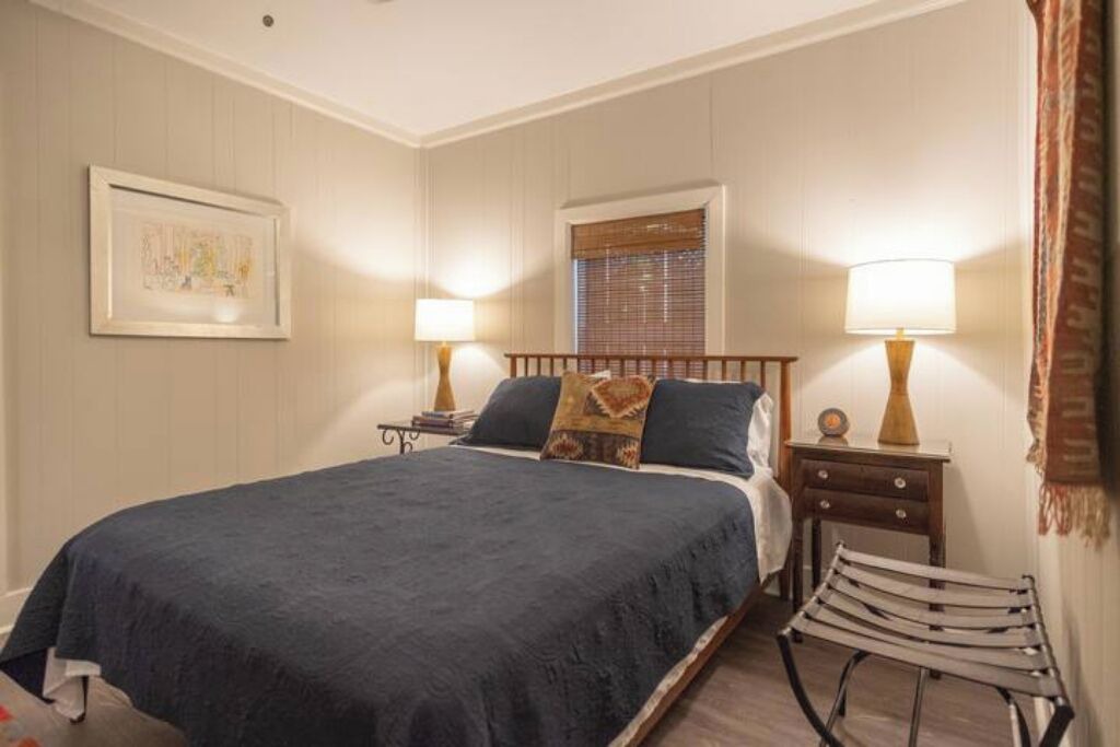 Photo of Bedroom in Central Gardens