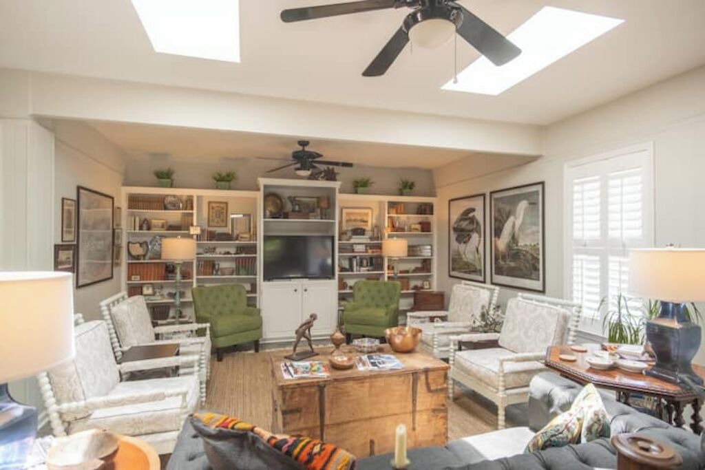 Photo of Livingroom in Central Gardens