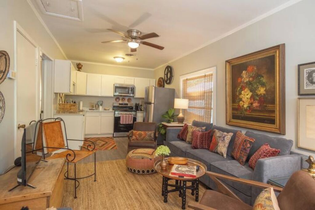 Photo of Livingroom in Central Gardens