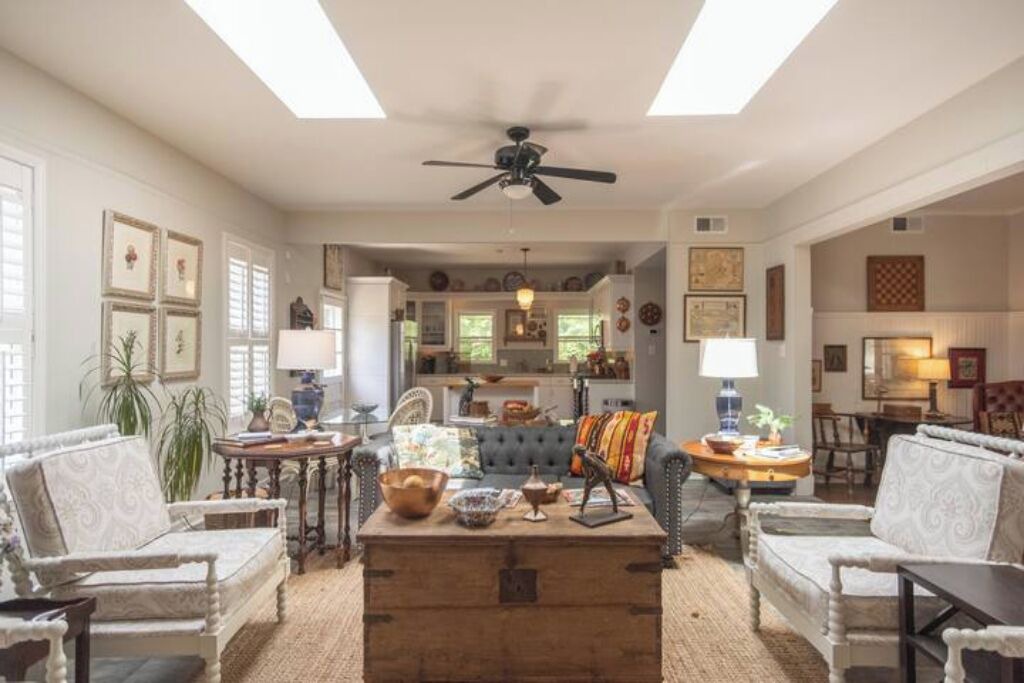 Photo of Livingroom in Central Gardens