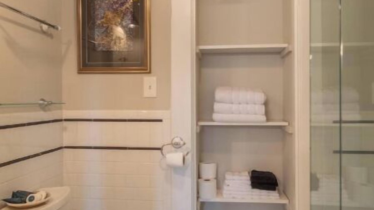 Photo of Bathroom in Central Gardens