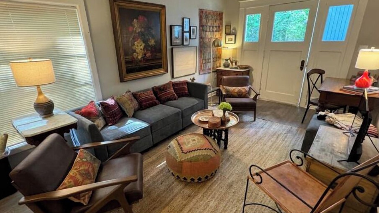 Photo of Livingroom in Central Gardens