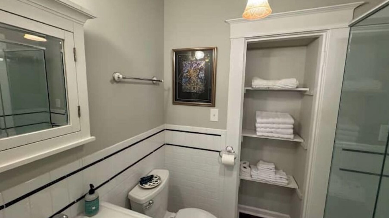 Photo of Bathroom in Central Gardens