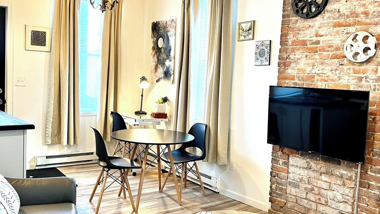 Photo of Livingroom in Oswego