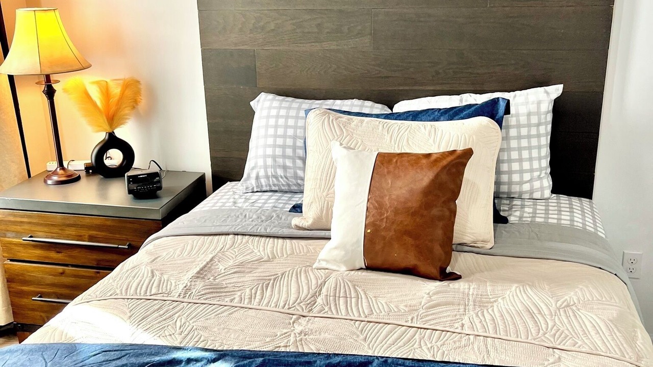 Photo of Bedroom in Oswego