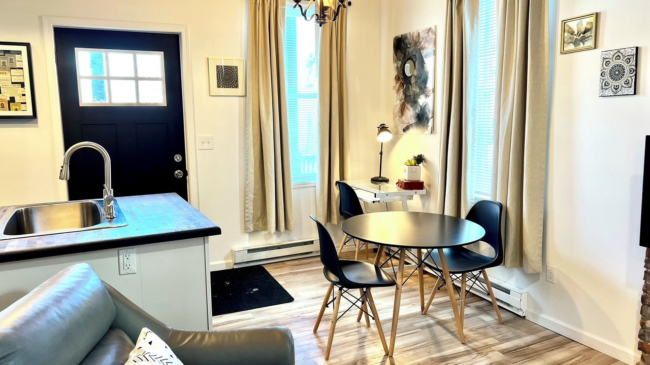 Photo of Livingroom in Oswego
