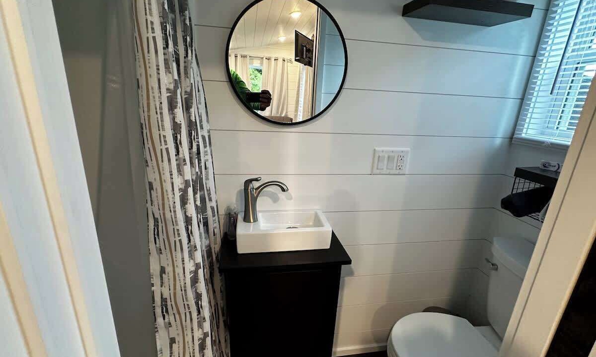 Photo of Bathroom in Betsy Layne