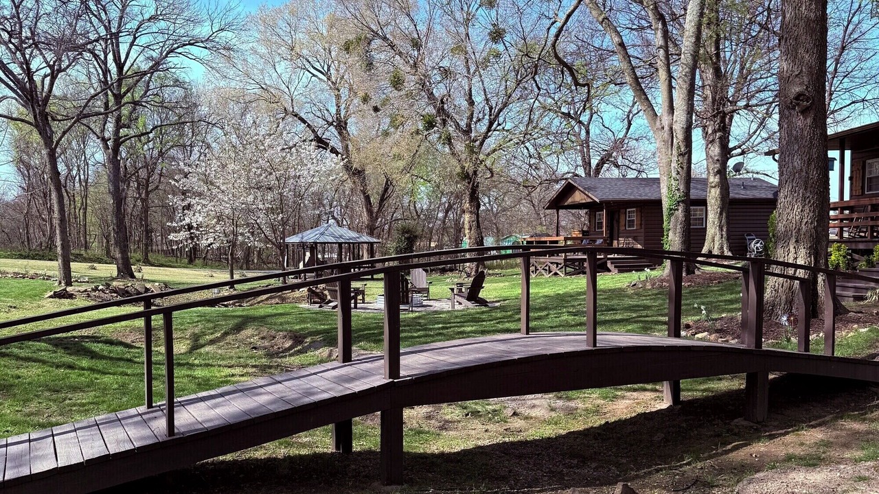 Photo of Others in Cleora