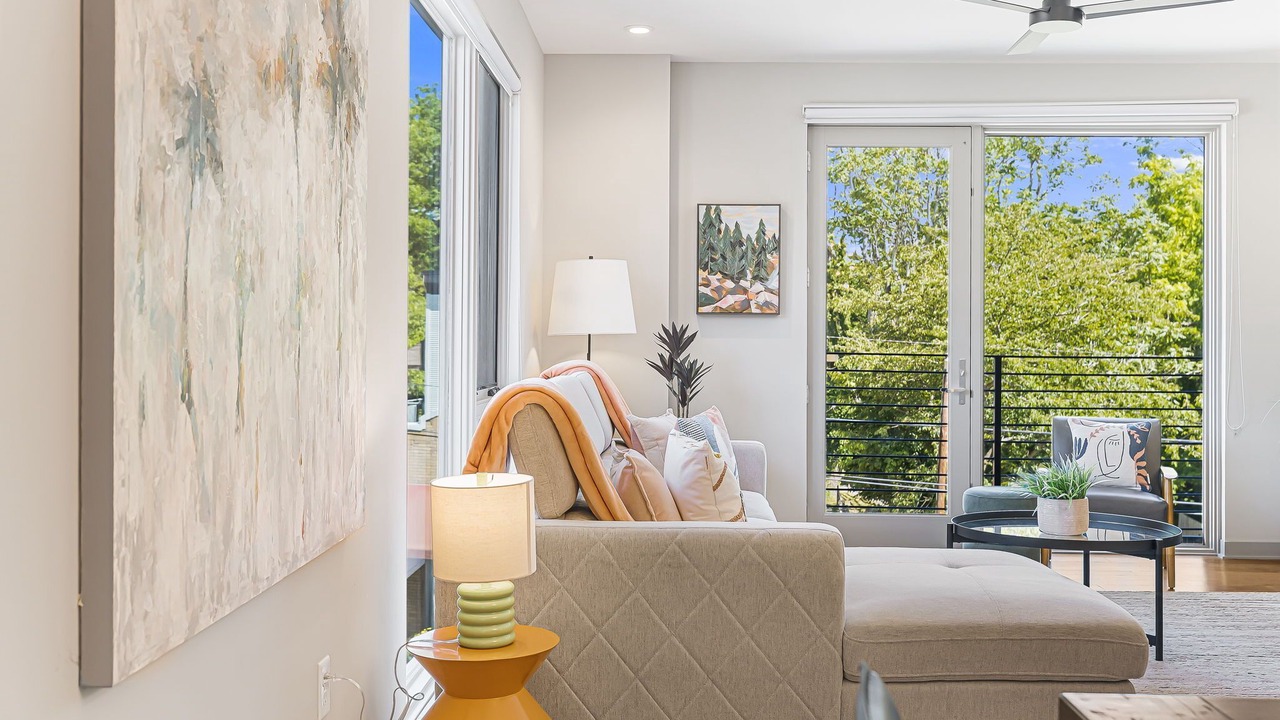 Photo of Livingroom in Historic Montford