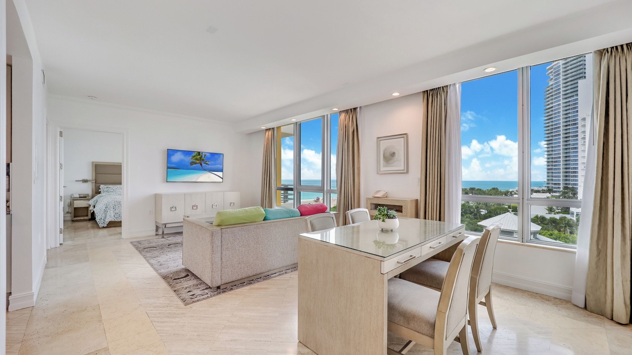 Photo of Others in South of Fifth