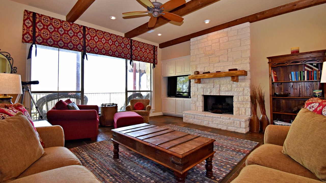 Photo of Livingroom in Spicewood