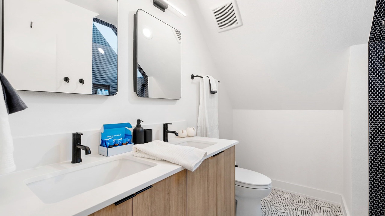 Photo of Bathroom in South Manchaca