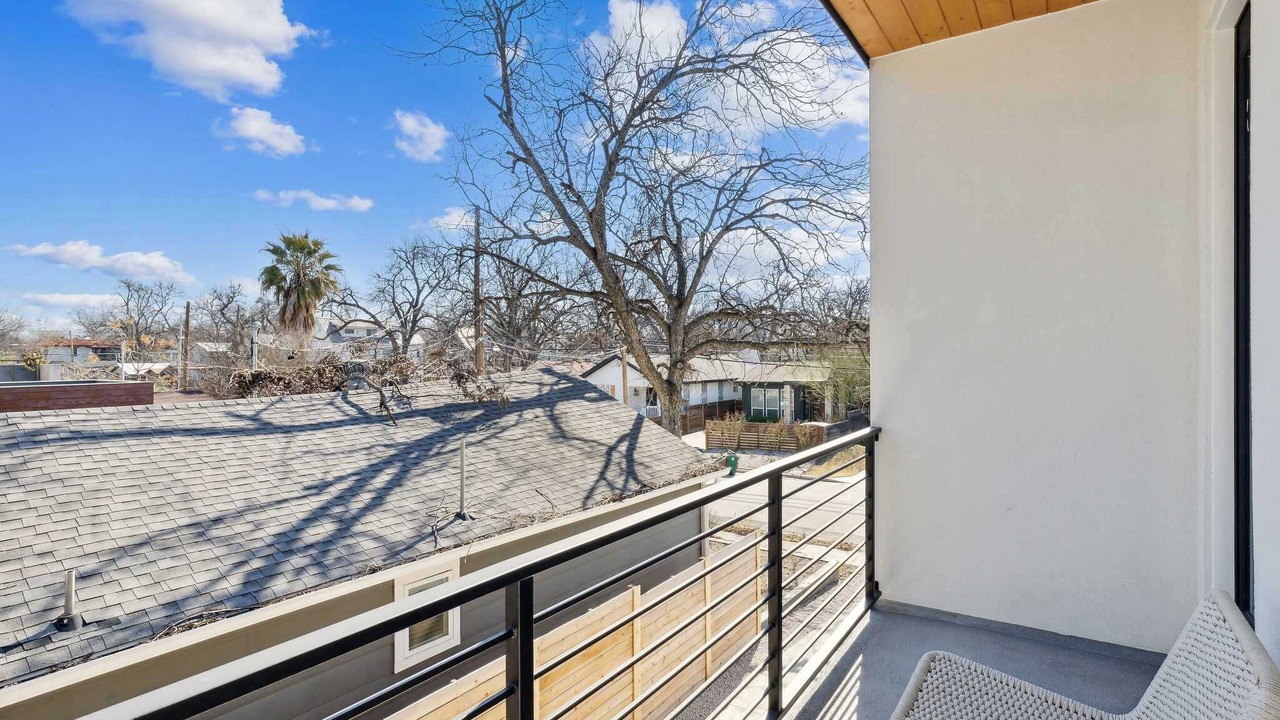 Photo of Patio Balcony in Holly
