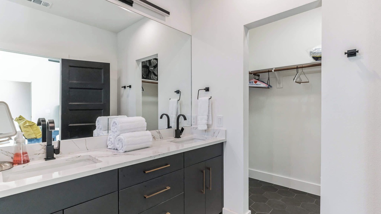 Photo of Bathroom in Holly