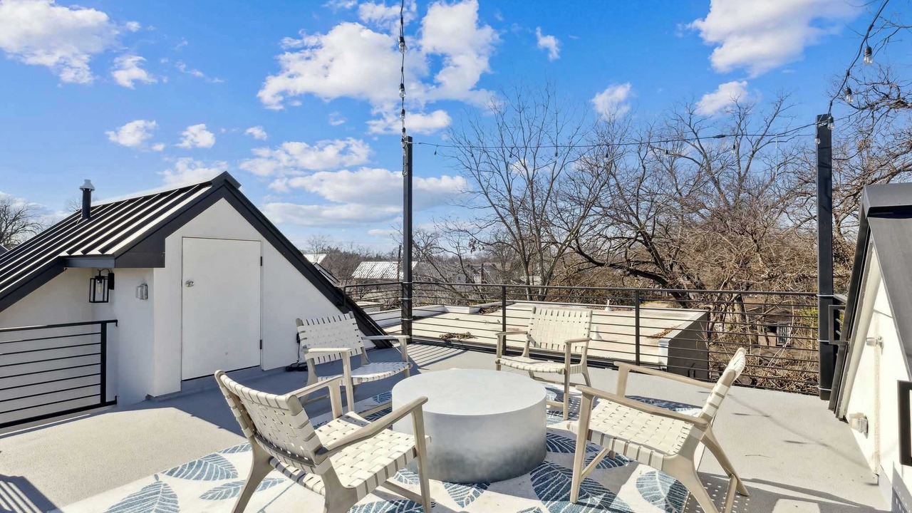 Photo of Outdoor in Holly