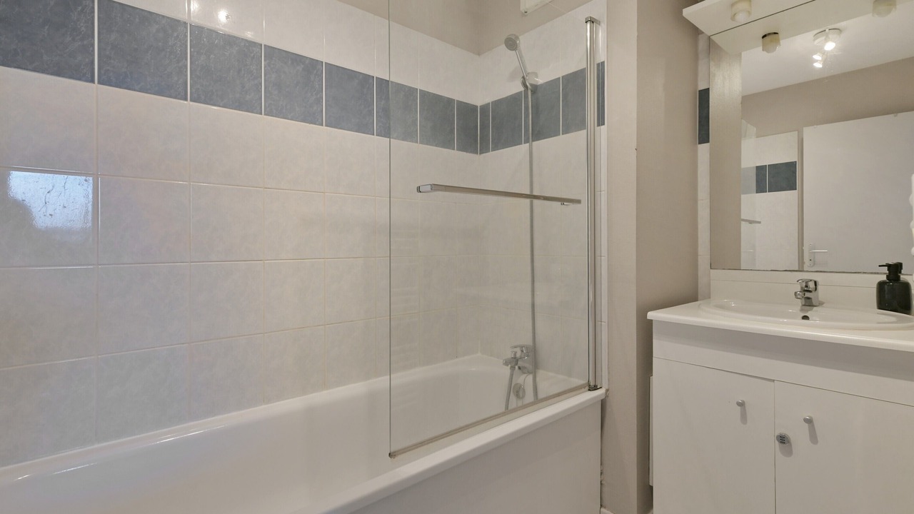 Photo of Bathroom in Laval