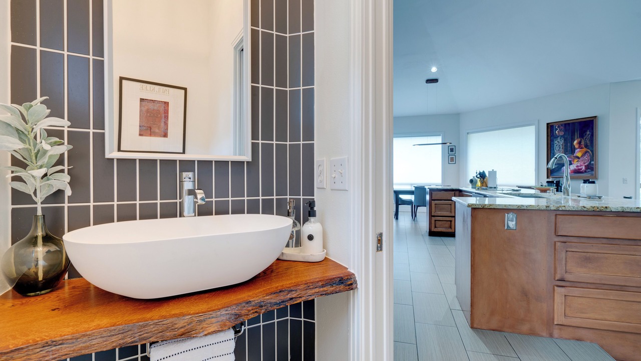 Photo of Bathroom in Peyton Brook At Rob Roy