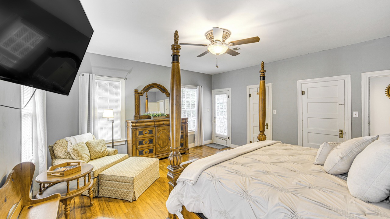 Photo of Bedroom in Nacogdoches