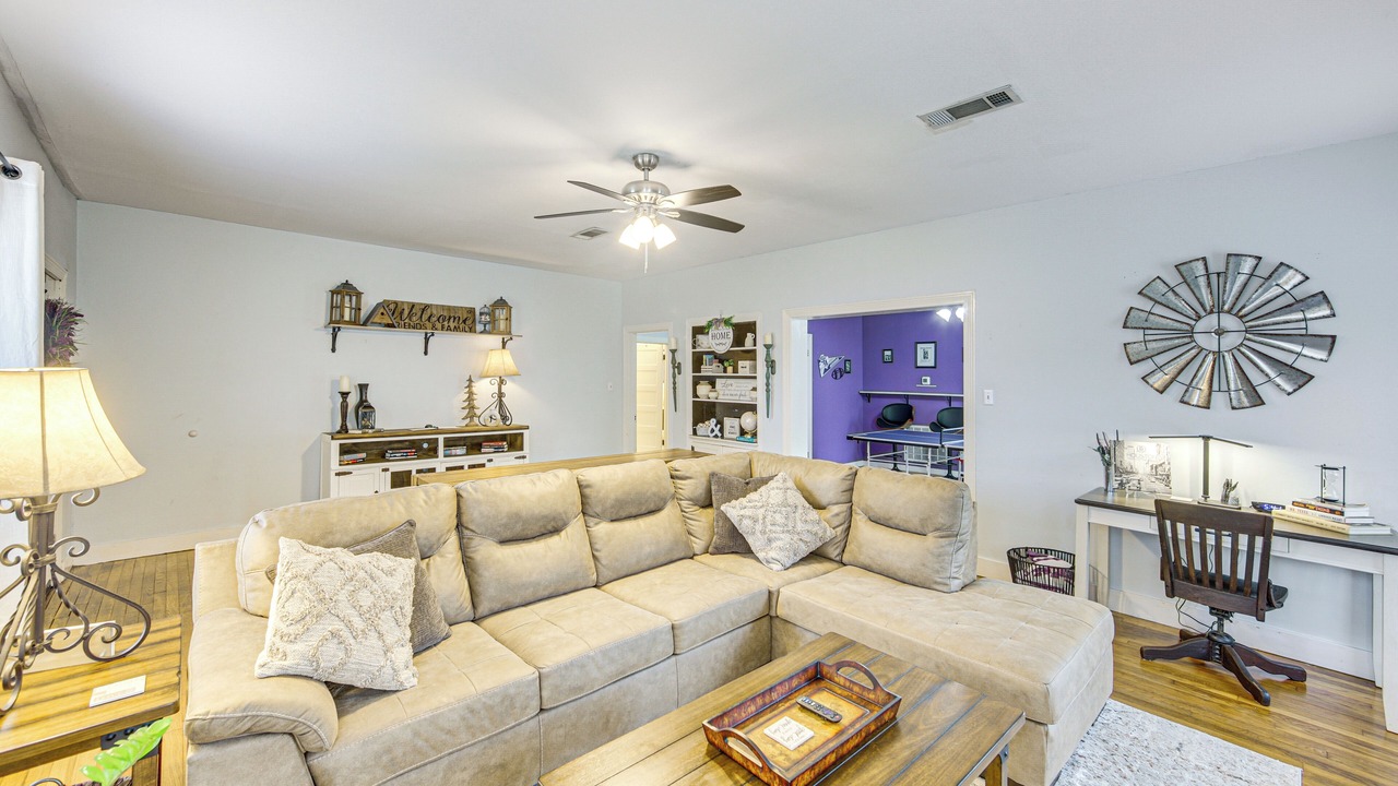 Photo of Livingroom in Nacogdoches