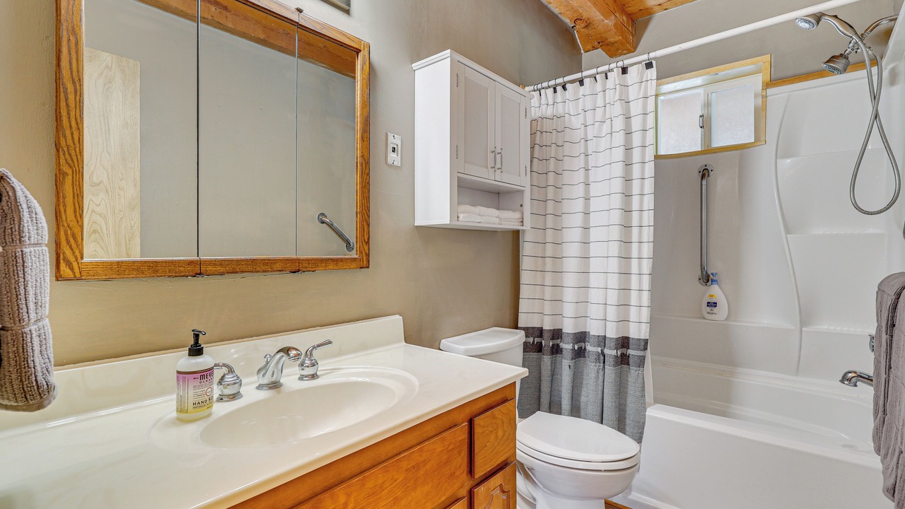 Photo of Bathroom in Alpine