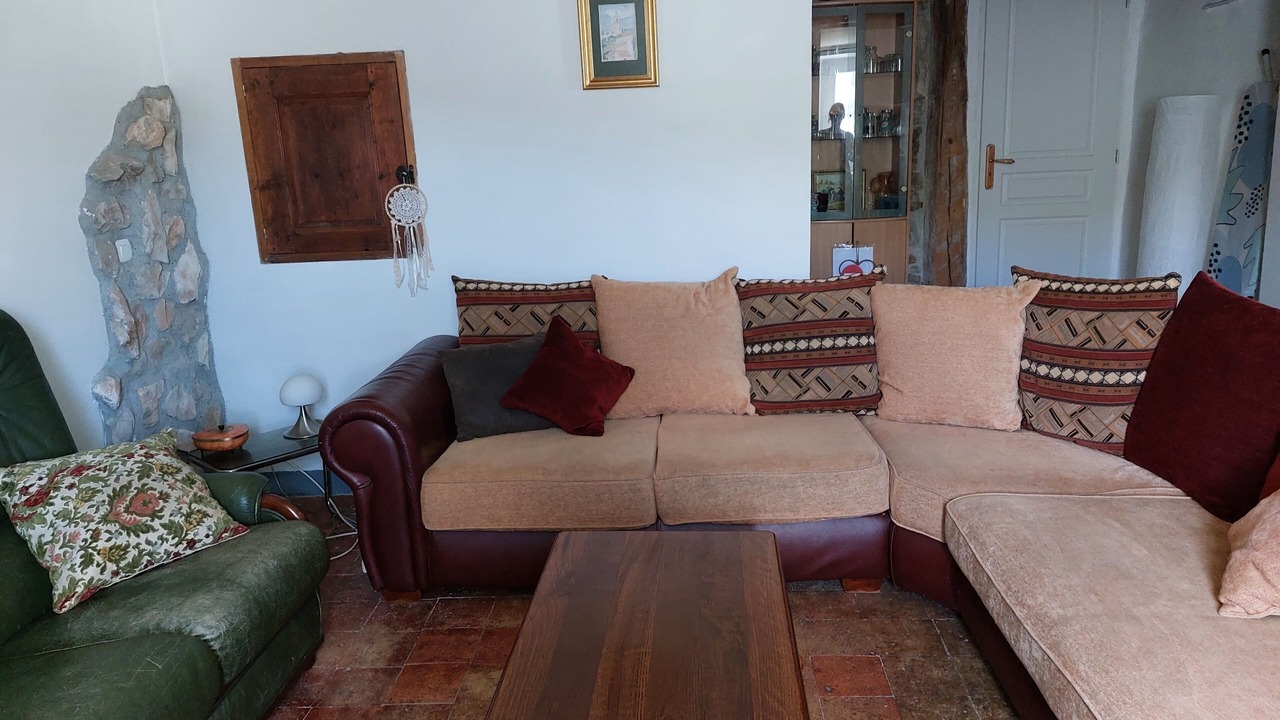 Photo of Livingroom in Revest-des-Brousses