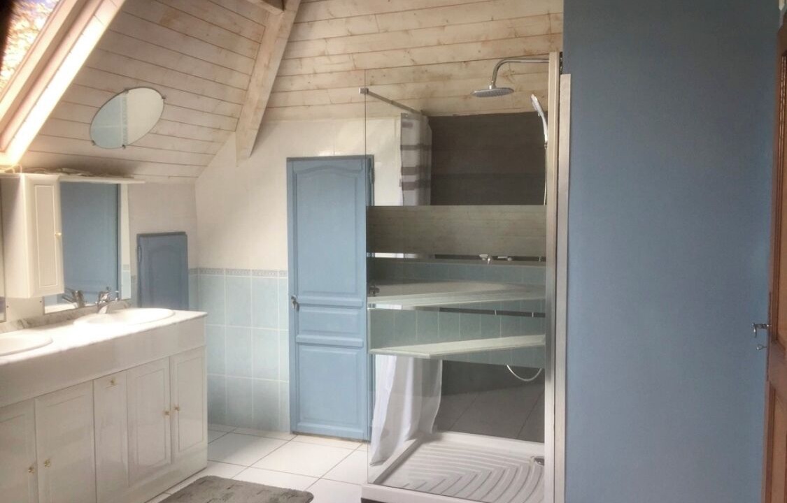 Photo of Bathroom in Mont-Saint-Jean