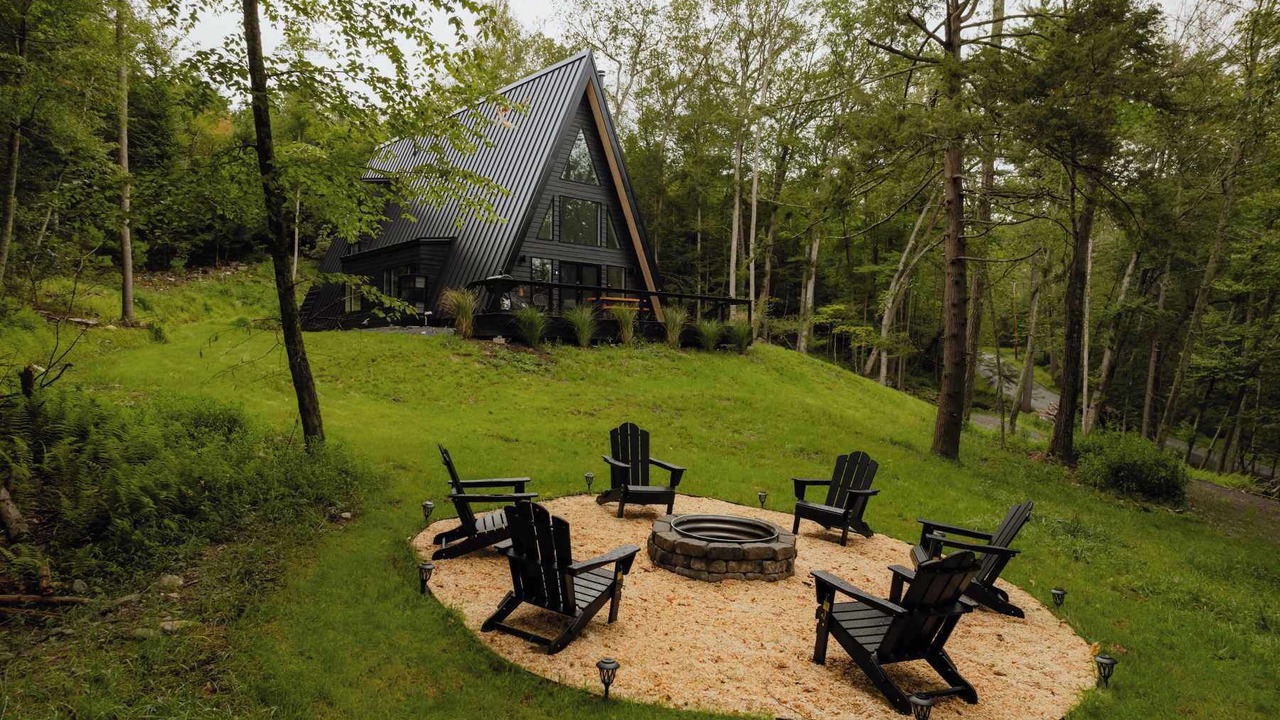 Photo of Patio Balcony in Pond Eddy