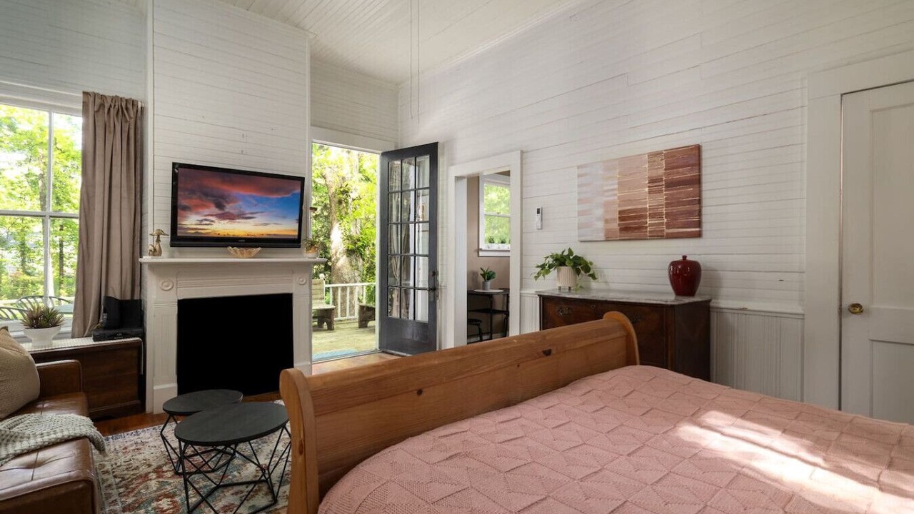Photo of Bedroom in Old Irving Park