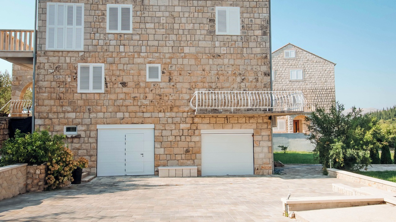 Photo of Outdoor in Komaji