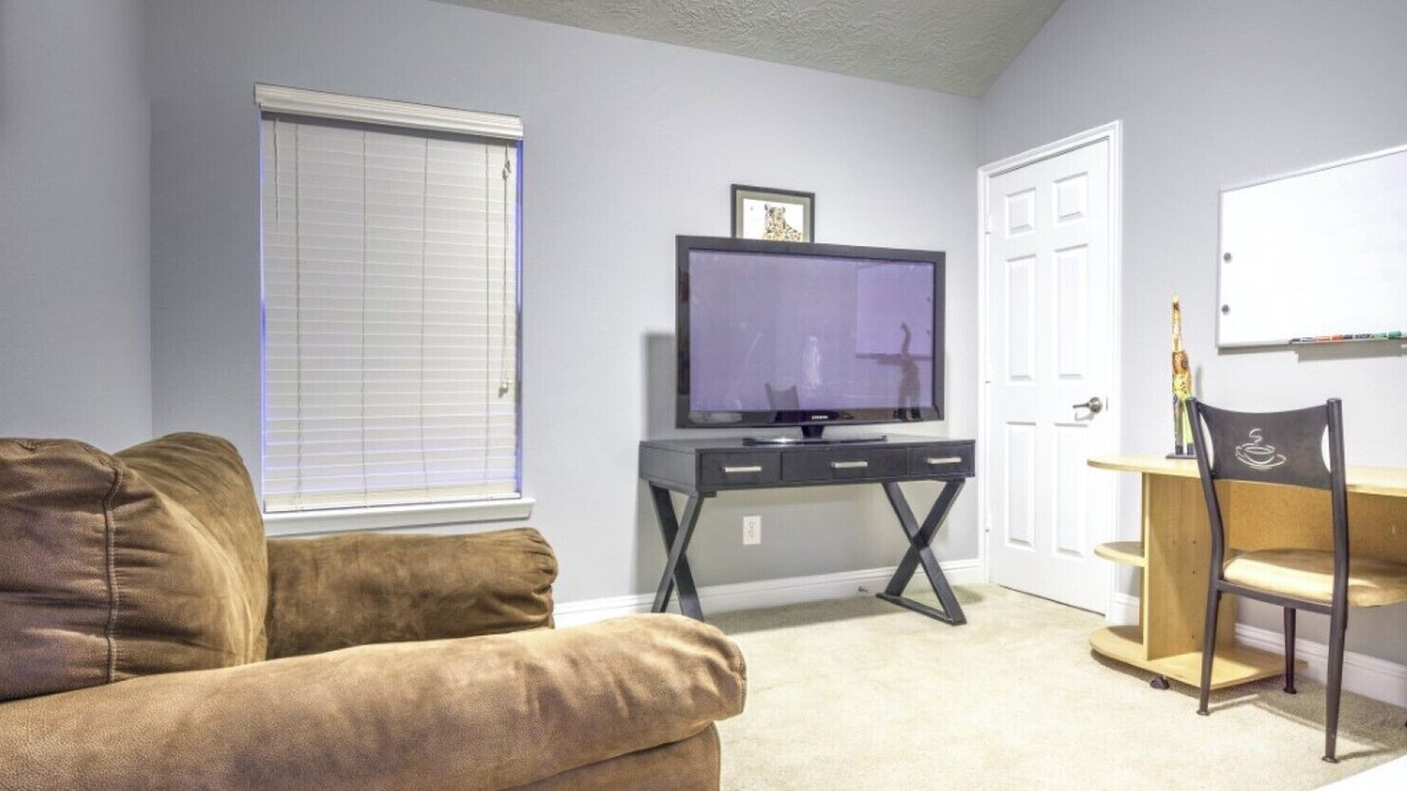Photo of Livingroom in Humble
