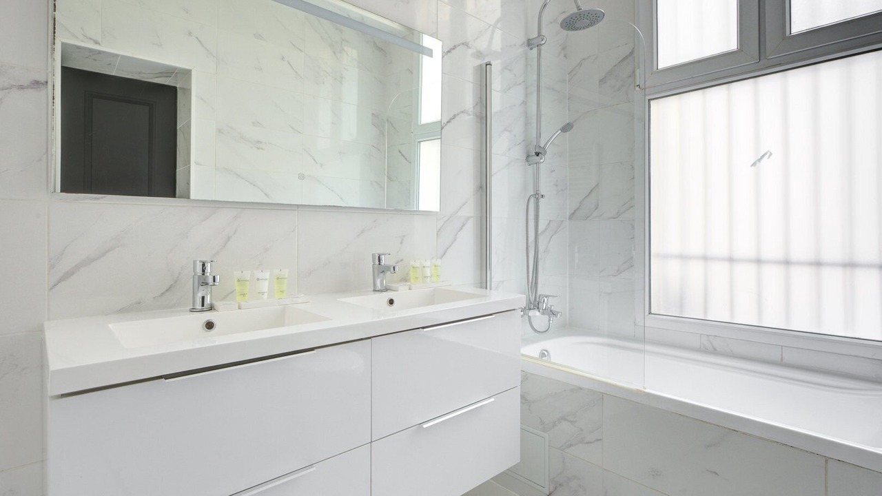 Photo of Bathroom in Arts-et-Metiers