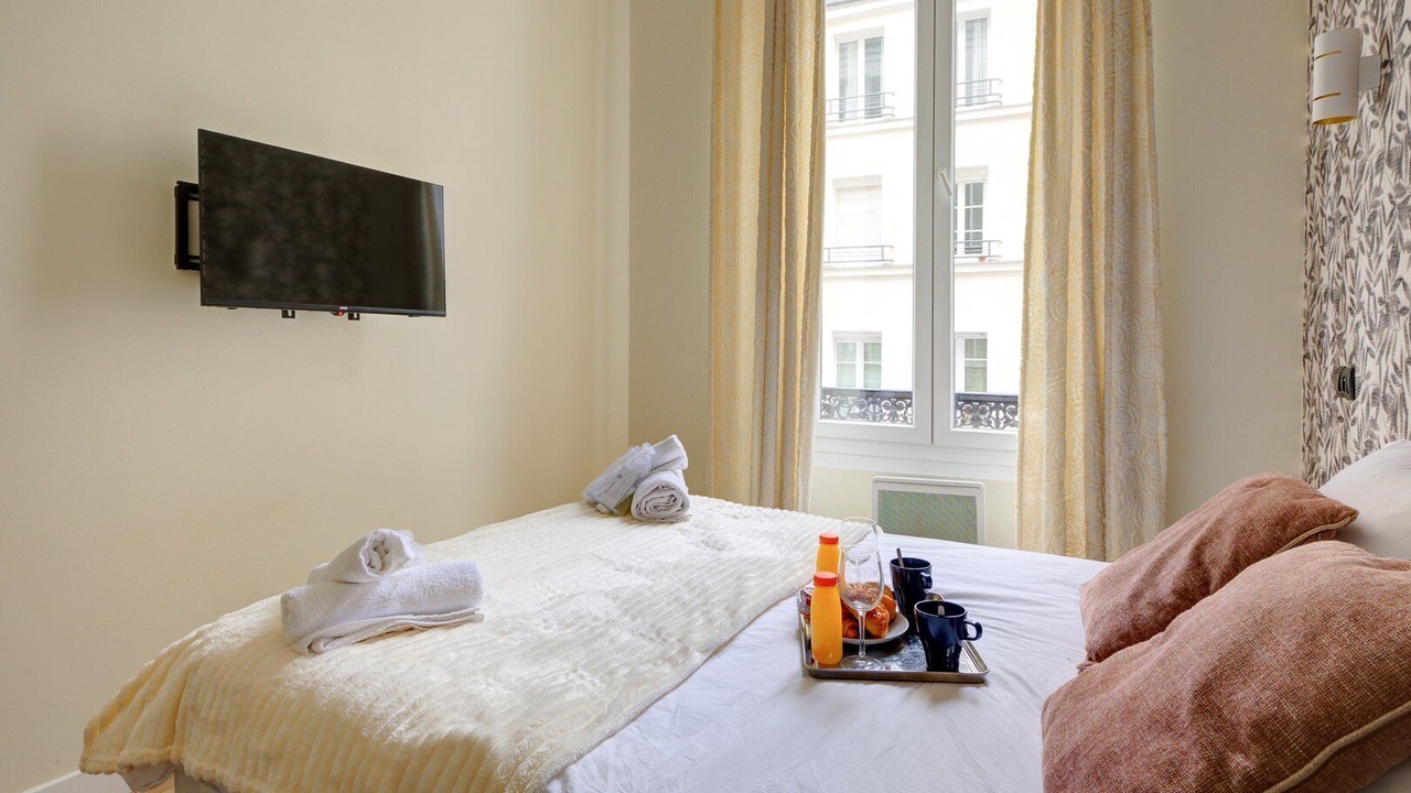 Photo of Bedroom in Arts-et-Metiers