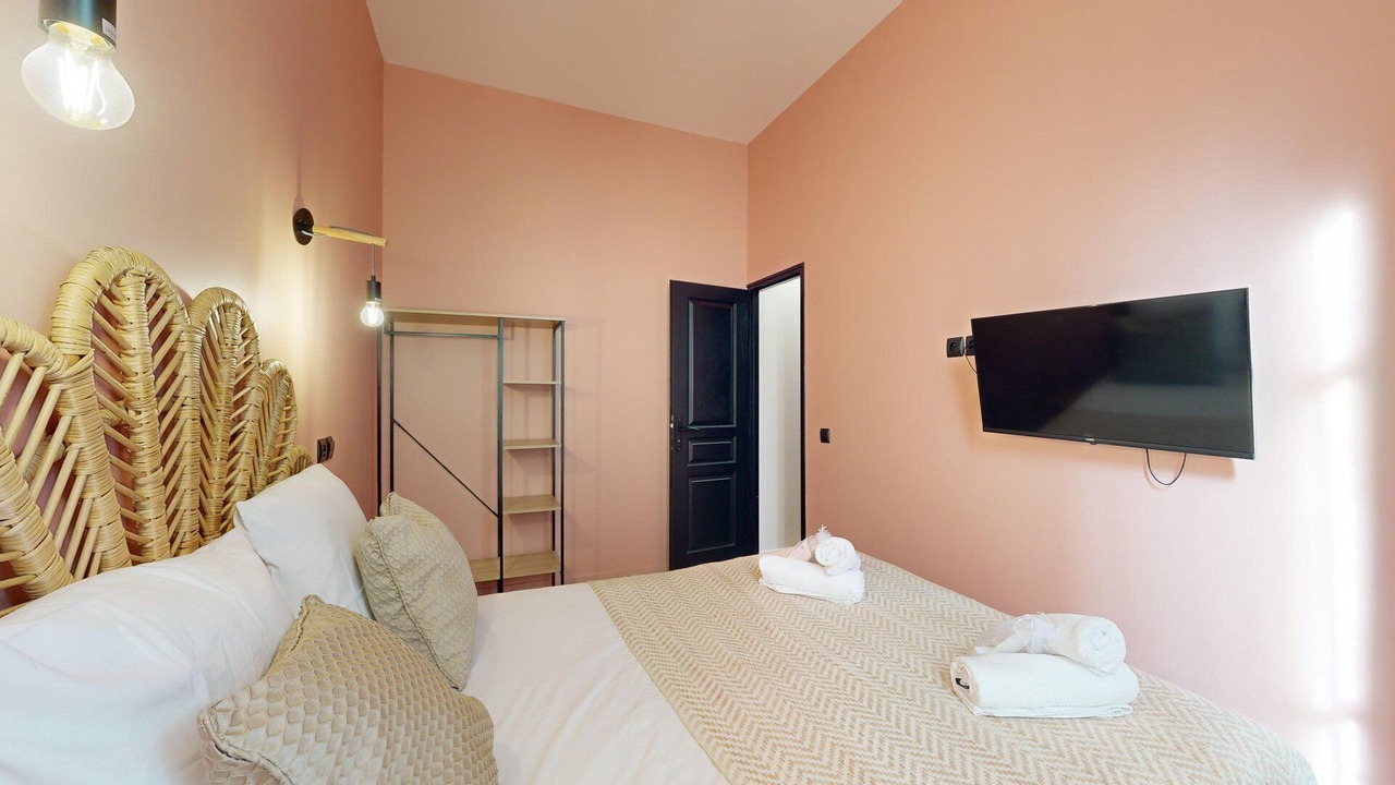 Photo of Bedroom in Arts-et-Metiers