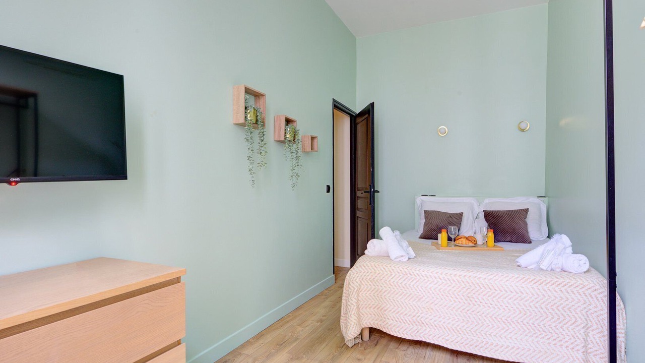 Photo of Bedroom in Arts-et-Metiers