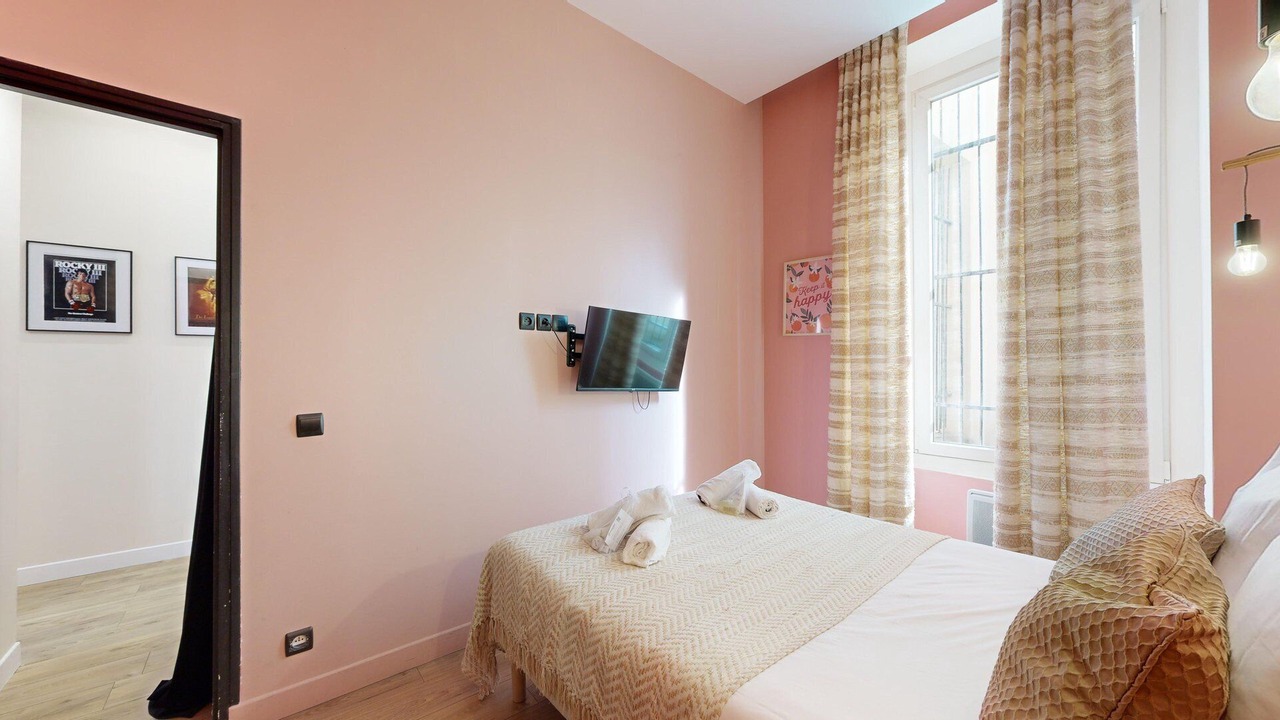 Photo of Bedroom in Arts-et-Metiers