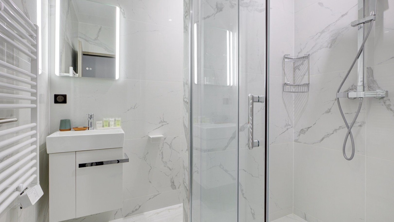 Photo of Bathroom in Quartier de la Plaine-de-Monceaux