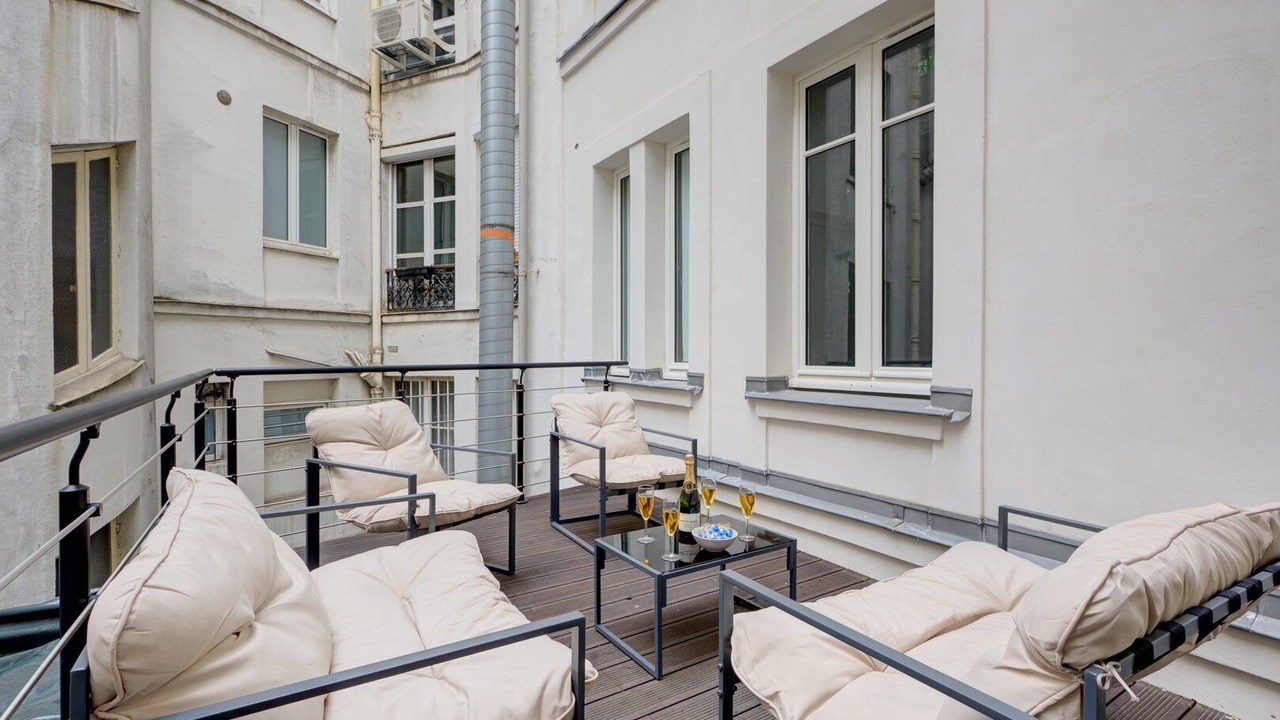 Photo of Patio Balcony in Quartier de la Plaine-de-Monceaux